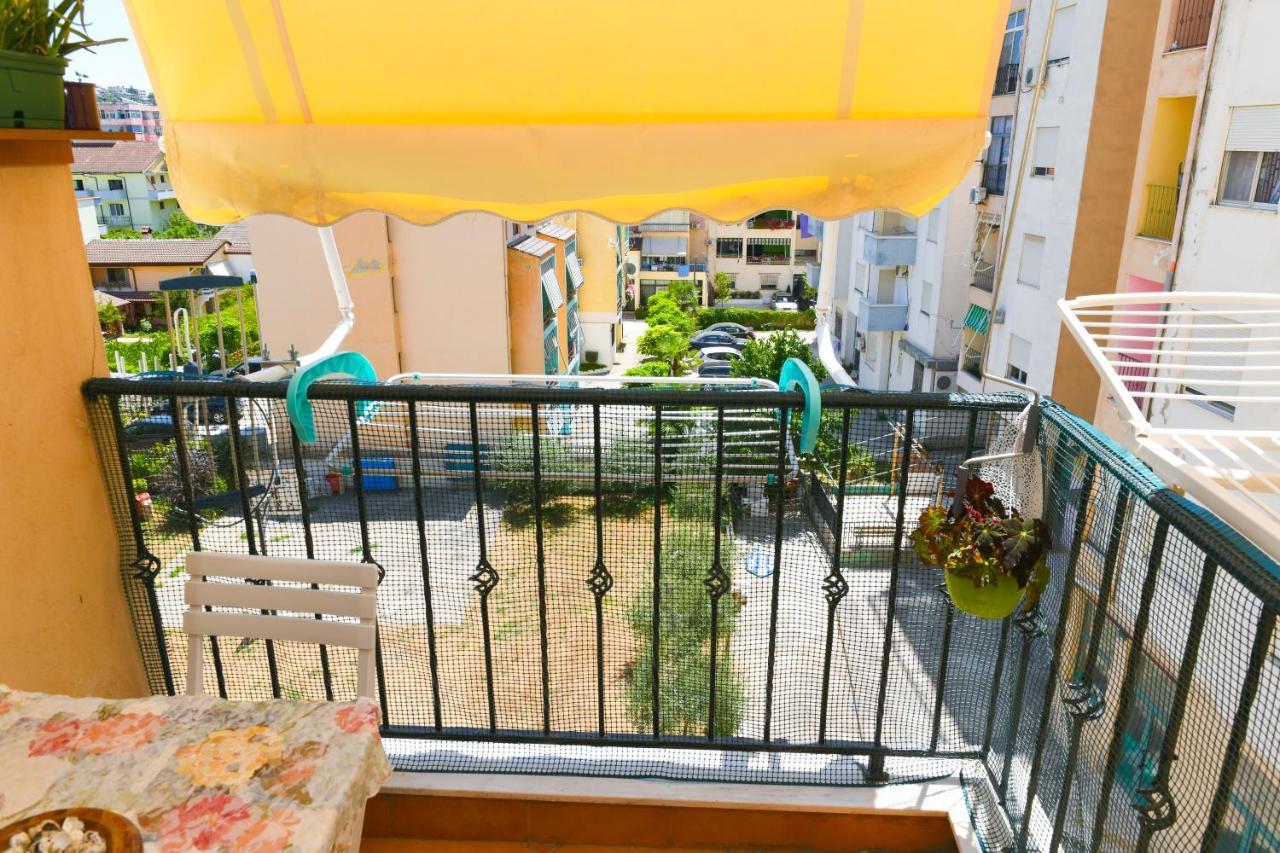 Apartment Ag *